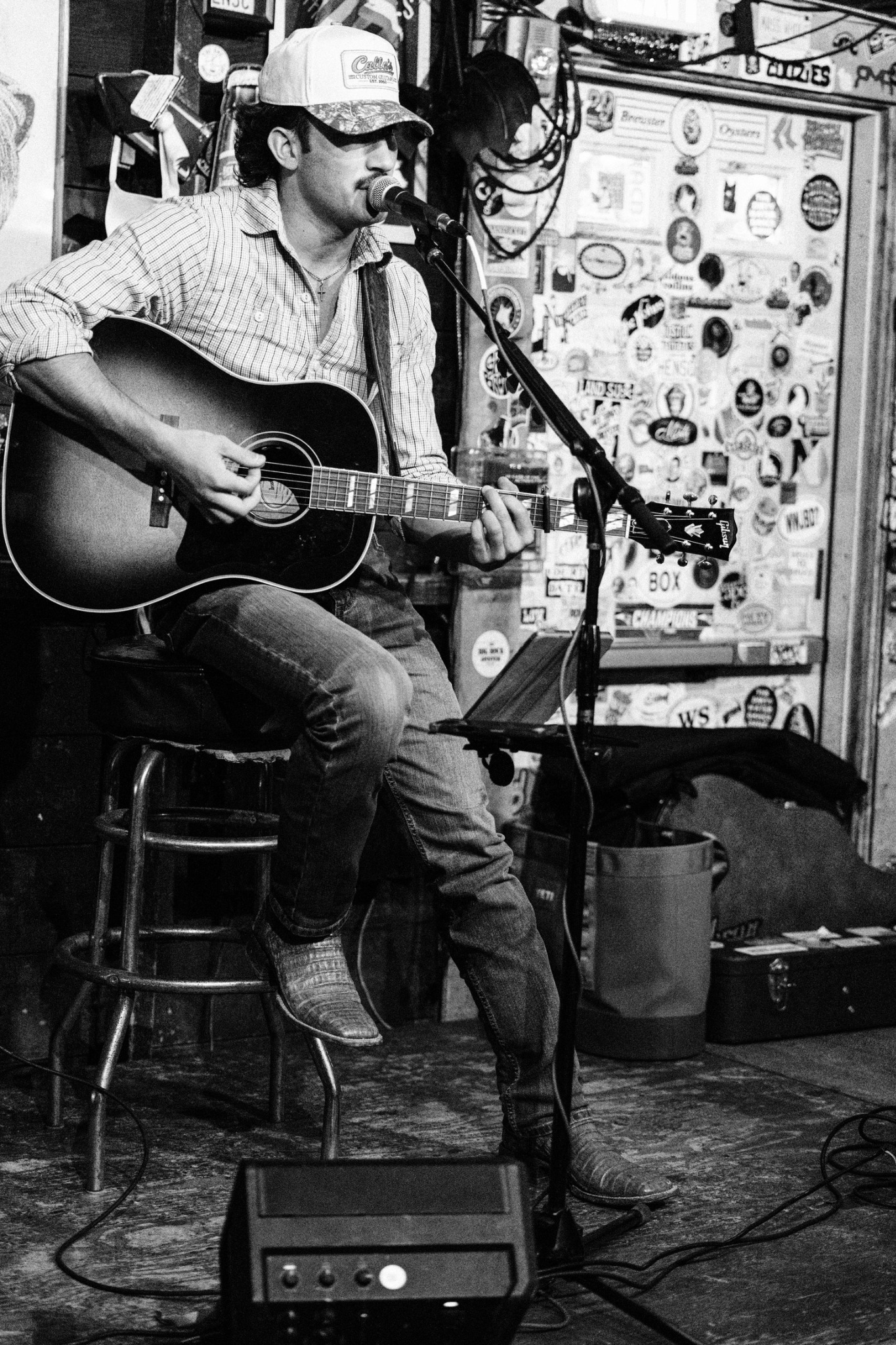 Anthony Calla - Seated Acoustic Set in Black and White